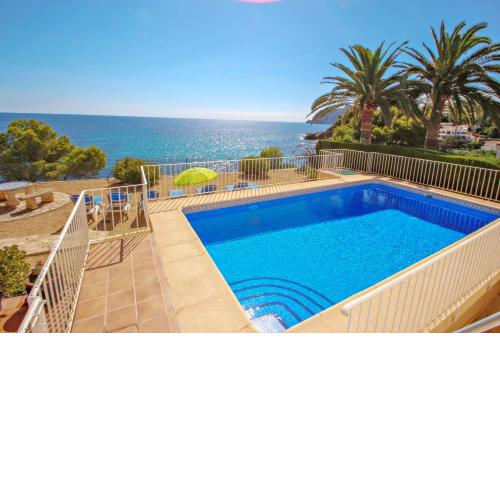 Celia - oceanfront villa in Costa Blanca