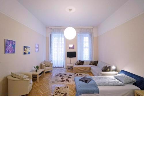 Center Apartment in Lively Budapest! 2rooms,3beds,4ppl #WiFi