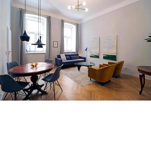 Center apt in best area near park & danube 20’to Airport