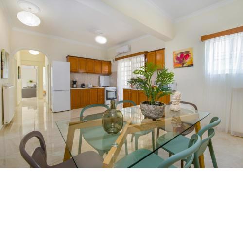 Center Manolia Dream 3 Bedroom Apartment 100m away from the beach