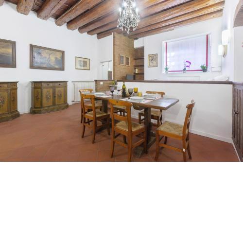 Center ZTL Lovely Apartment