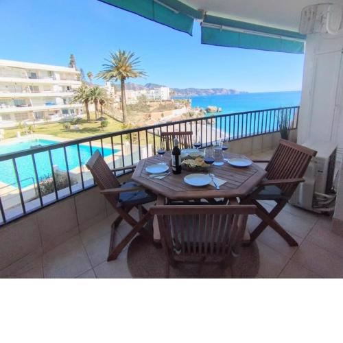 Central 2 bedroom with sea views, Acapulco Playa, Nerja