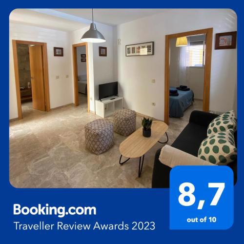 Central 2 bedrooms apartment with patio and shared rooftop