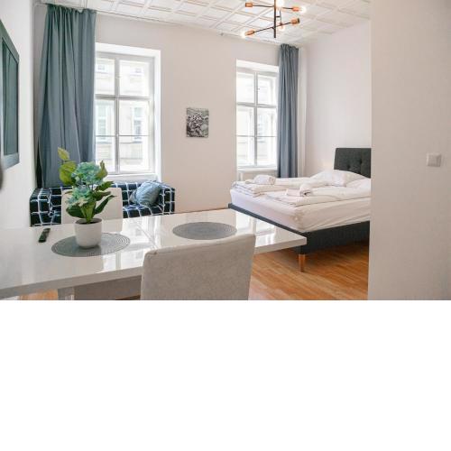 Central 3BR Shared Apartment - Bookable in Lockdown