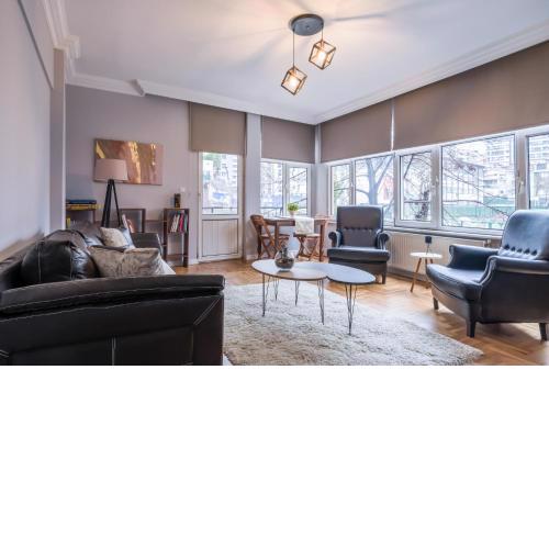Central and Capacious Flat in Istanbul Bostanci