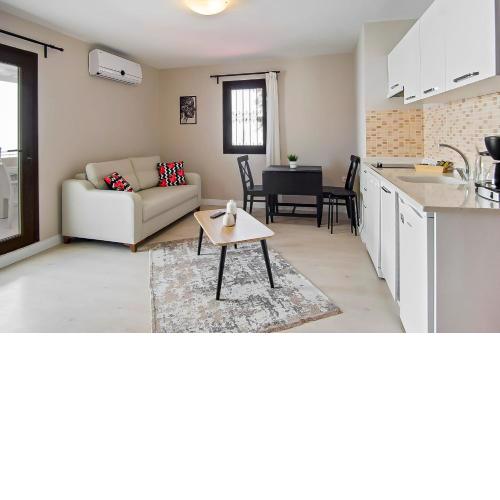 Central and Comfortable Apartment with Shared Pool near Beach in Bodrum