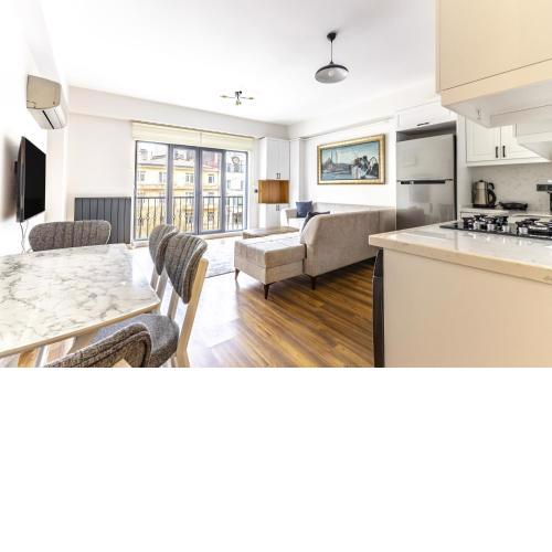 Central and Modern Flat in Sisli
