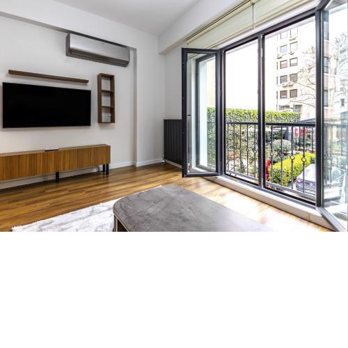 Central and Modernly Furnished Flat in Sisli