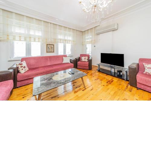 Central and Pleasant Flat in Muratpasa