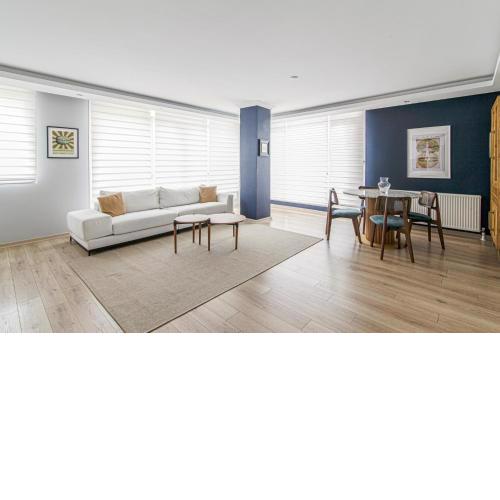 Central and Tastefully Designed Flat in Besiktas