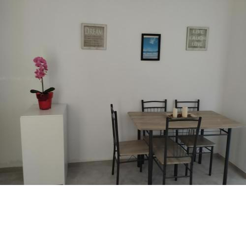 Central Apartment Fira Walking Street