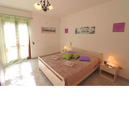 Central Apartment With Wi-fi, Air Conditioning And Balcony; Pets Allowed