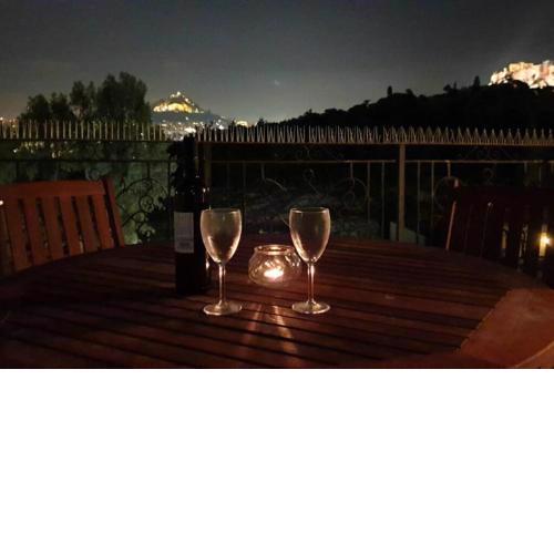 Central apt with private rooftop and stunning view