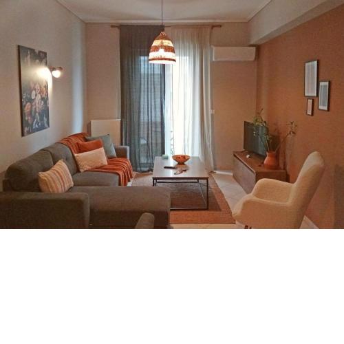 Central Artistic 2-Bedroom Apartment