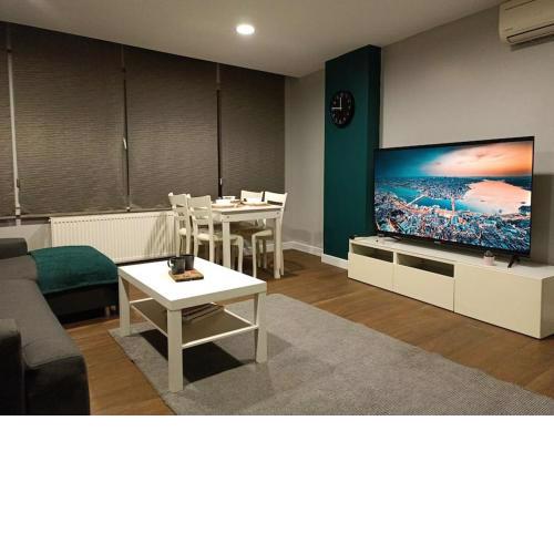 Central Comfortable Home With Gym 1+1