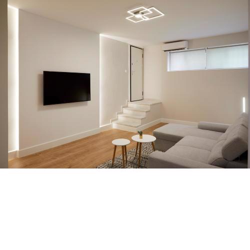 Central & Comfy apartment 2mins walking from metro