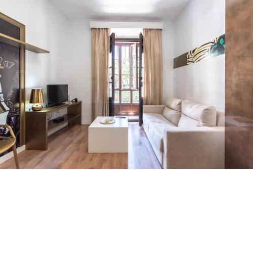Central & cosy studio in front of Picasso museum