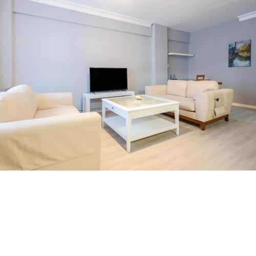 Central Flat 800 m to Cevahir Mall in Sisli