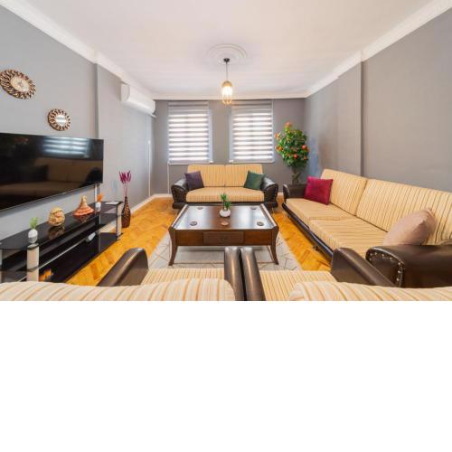Central Flat Close to the Beach in Muratpasa