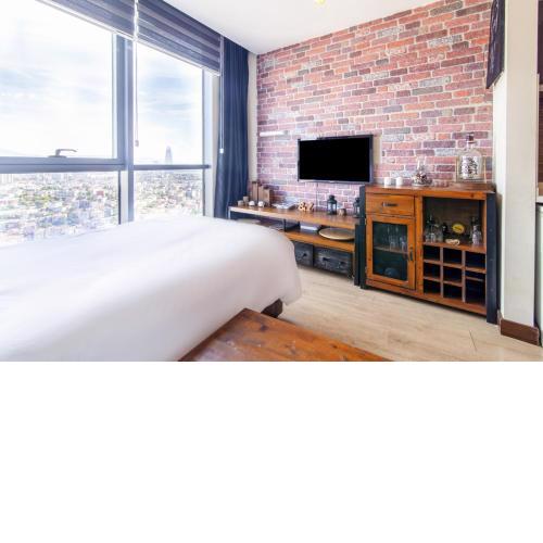 Central Flat with Amazing City View in Atasehir