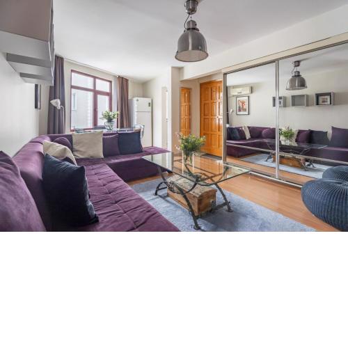 Central Flat with Balcony and Terrace in Sisli