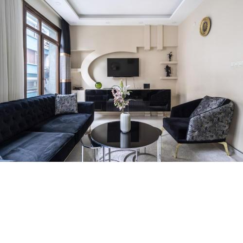 Central Flat with Balcony in Inonu Sisli