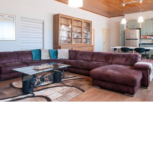 Central Flat with City View and Terrace in Sisli