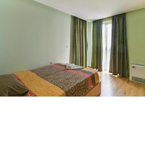 Central flat with Monster living room