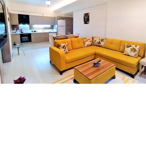 Central Flat with Shared Pool in Kepez Antalya