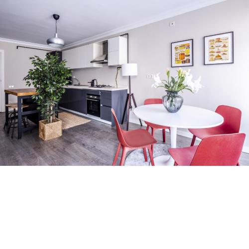 Central Flat with Sleek Interior in Sisli