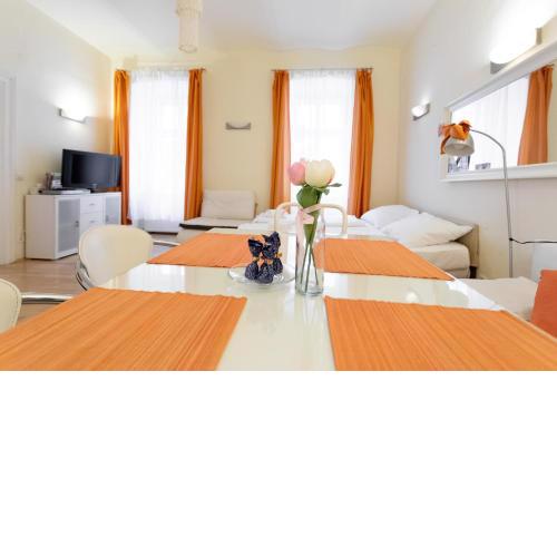 Central Garden Apartments