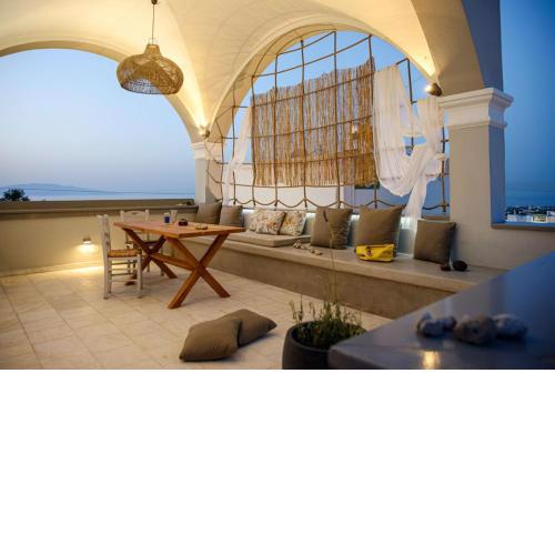 Central Hostel Oia
