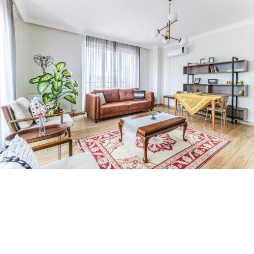 Central Located Spacious Perfect Flat in Kadıkoy