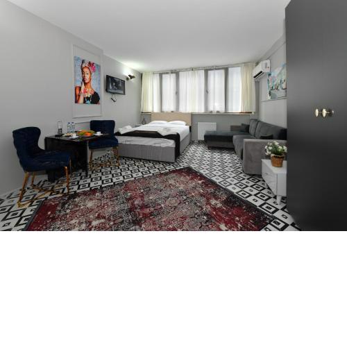Central Luxury Apartment 32