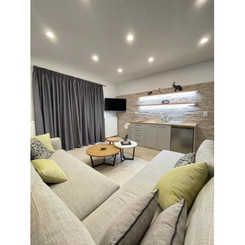 Central luxury apartment in Paralia Ofryniou
