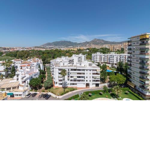 Central panoramic view seaside studio apartment