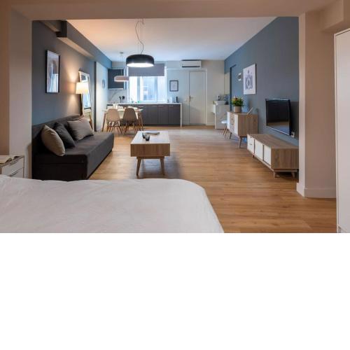 Central, Spacious studio in the heart of Athens