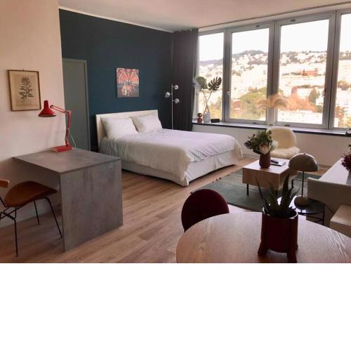 Central studio loft w great view