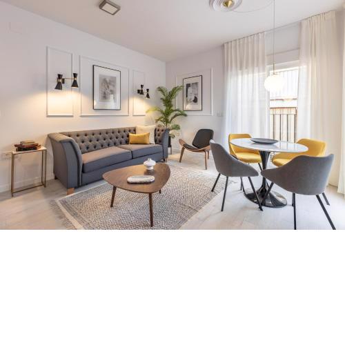 Central stylish and elegant 1 & 2 BR apartment II