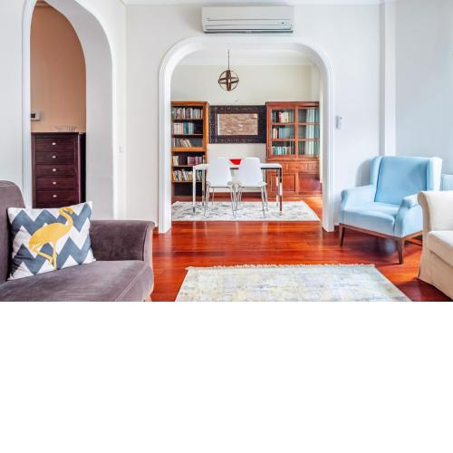 Centrally Located Apartment with Balcony in Sisli