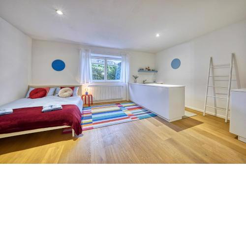 Centrally located apartment with parking space