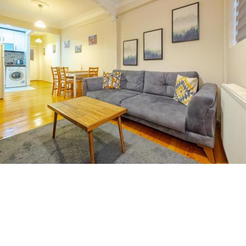 Centrally Located Flat with Balcony in Beyoglu