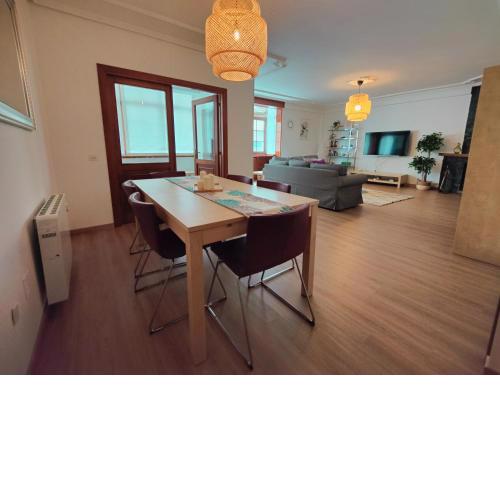 Céntrico, 100 metros de la playa, reformado,130 m2
