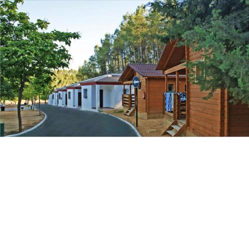 CENTRO DE OCIO ALÚA Bungalows Camping Rafting Benamejí