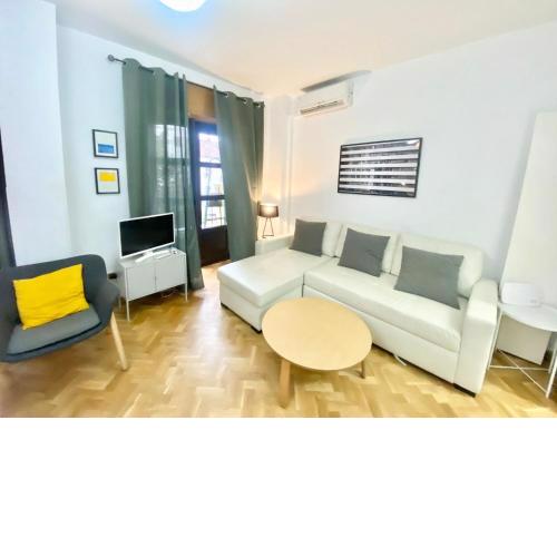 Centro Embajadores / Luxury Apartment