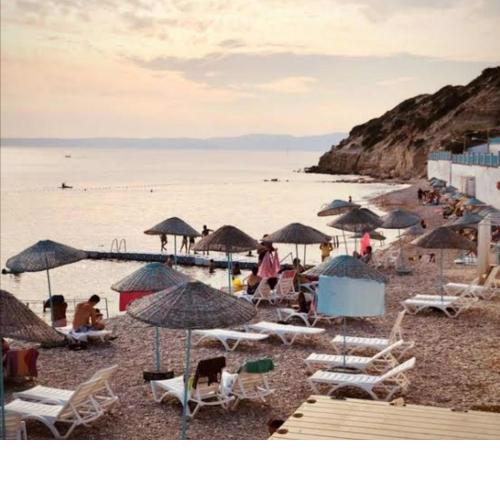 Çeşme Sağlıkçılar Sitesi Uslu's House