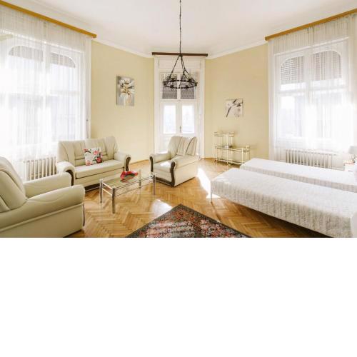 Chain Bridge apartment