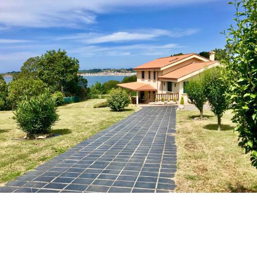 Chalet al lado del mar entre Redes y El Raso