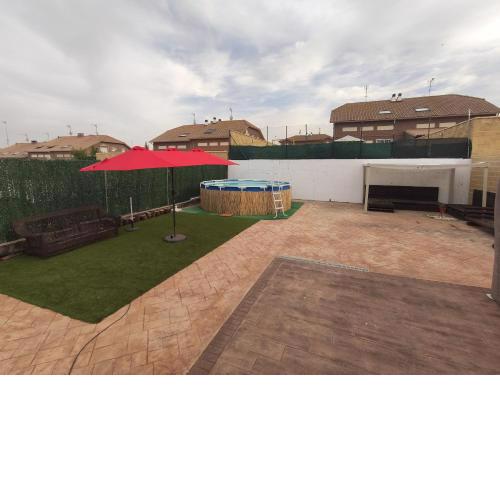 Chalet con piscina, barbacoa, chillout, 400m patio