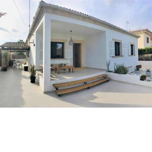Chalet con piscina cerca del mar